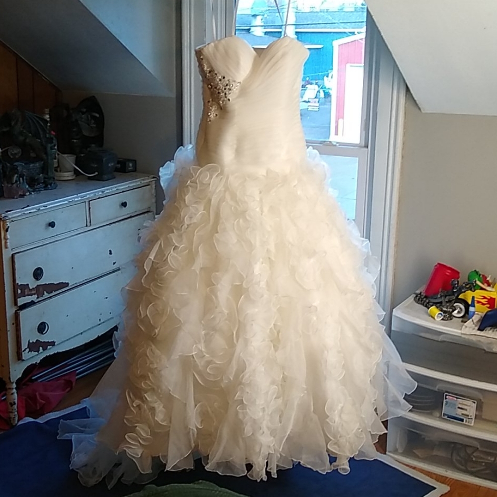 💍Kleinfeld Alita Graham Wedding Dress - Picture 1 of 11
